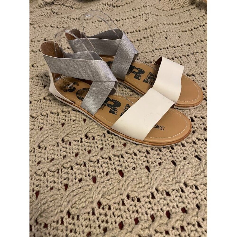 Sorel Women SZ 12 Open-Toe Sandals Elastic Silver Straps & White Leather Accents